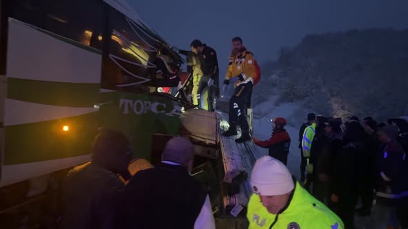 Tokat’ta Feci Kaza: Yolcu Otobüsü ile TIR Çarpıştı